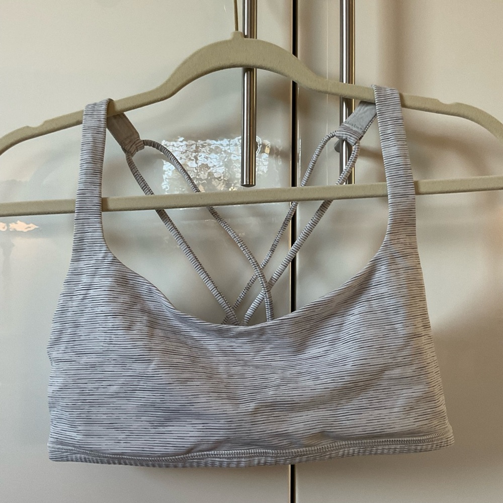 Lululemon Free To Be Light Support Sports Bra